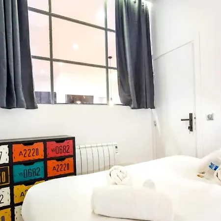 Lovely 4 Bedroom Luxury Apartment Apartment *