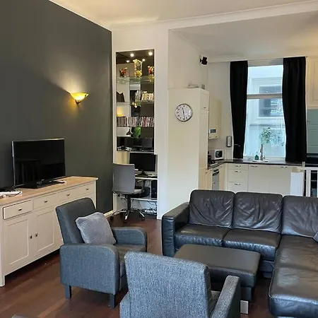 Lovely 4 Bedroom Luxury Apartment *