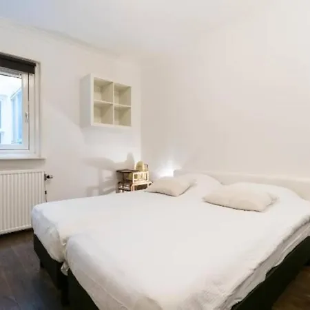 Lovely 4 Bedroom Luxury Apartment Διαμέρισμα *