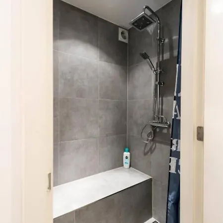 Lovely 4 Bedroom Luxury Apartment Διαμέρισμα
