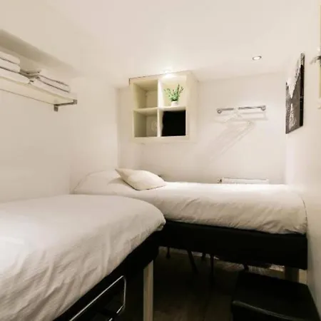 Lovely 4 Bedroom Luxury Apartment * Άμστερνταμ