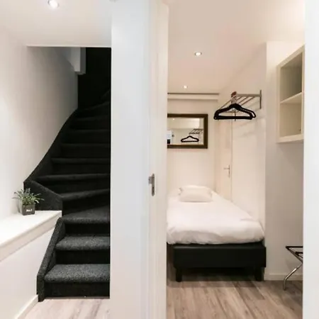Lovely 4 Bedroom Luxury Apartment Άμστερνταμ
