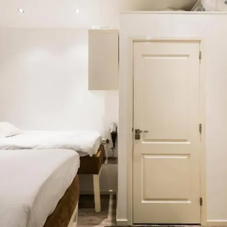 Lovely 4 Bedroom Luxury Apartment * Άμστερνταμ