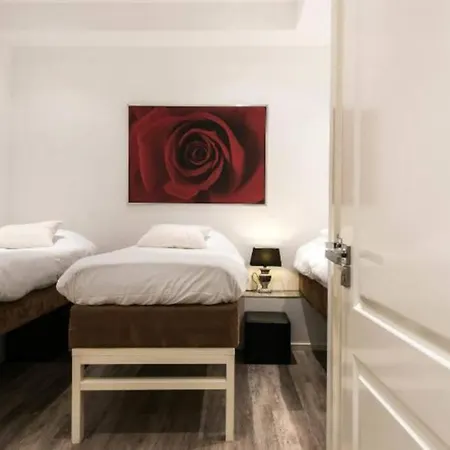 Διαμέρισμα Lovely 4 Bedroom Luxury Apartment